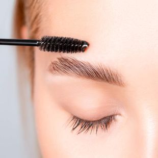 Eyebrow brush