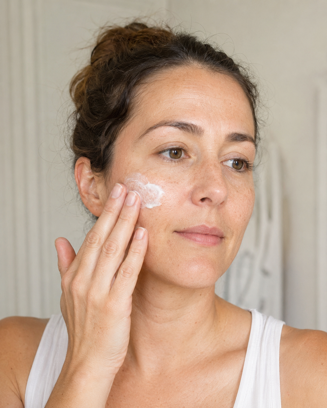 Test d’usage cosmétique avec application d’une crème sur le visage